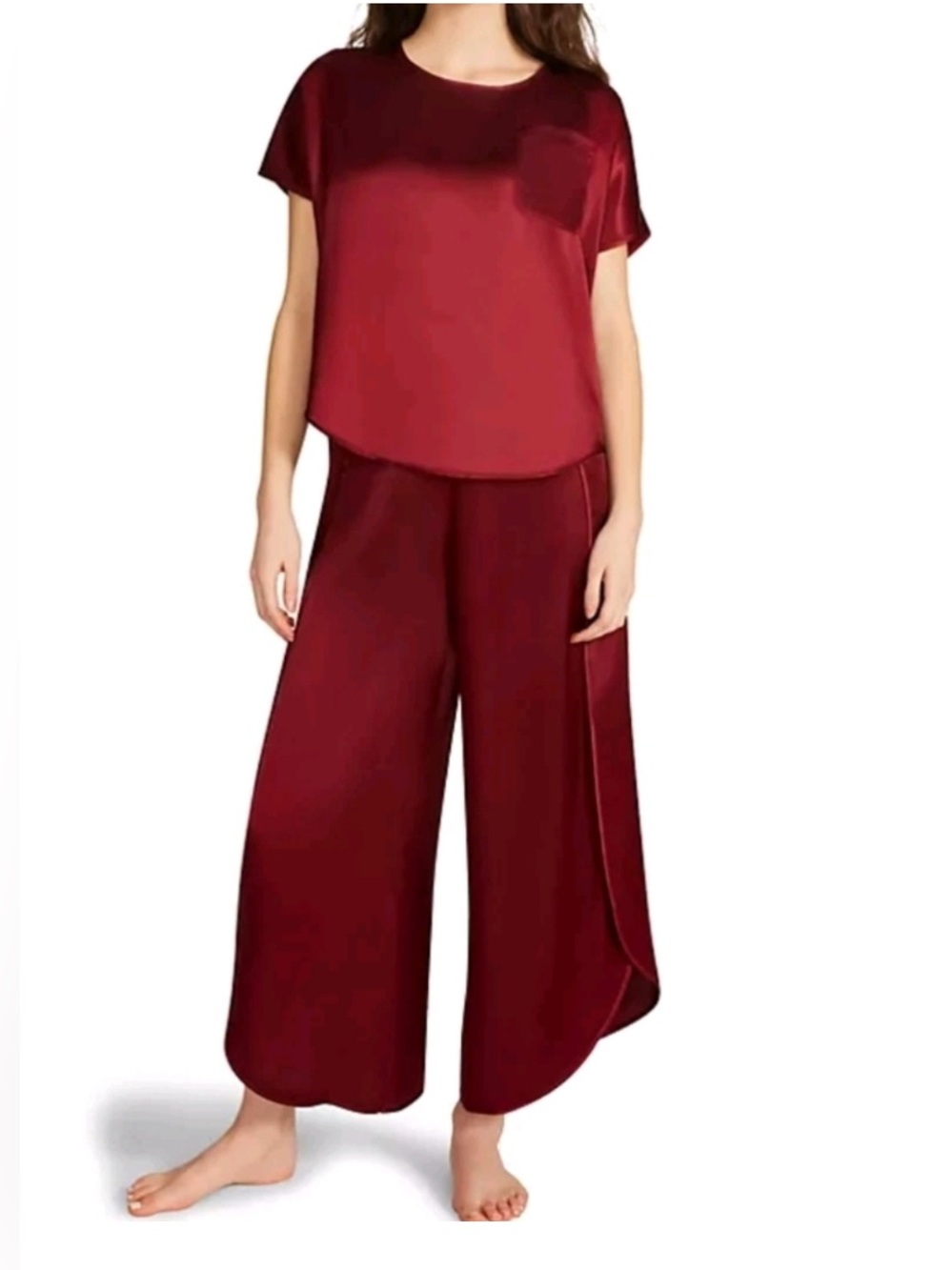 BB Dakota Women's Satin 2-
Piece Short Sleeve & Pant Lounge
Set Small NEW